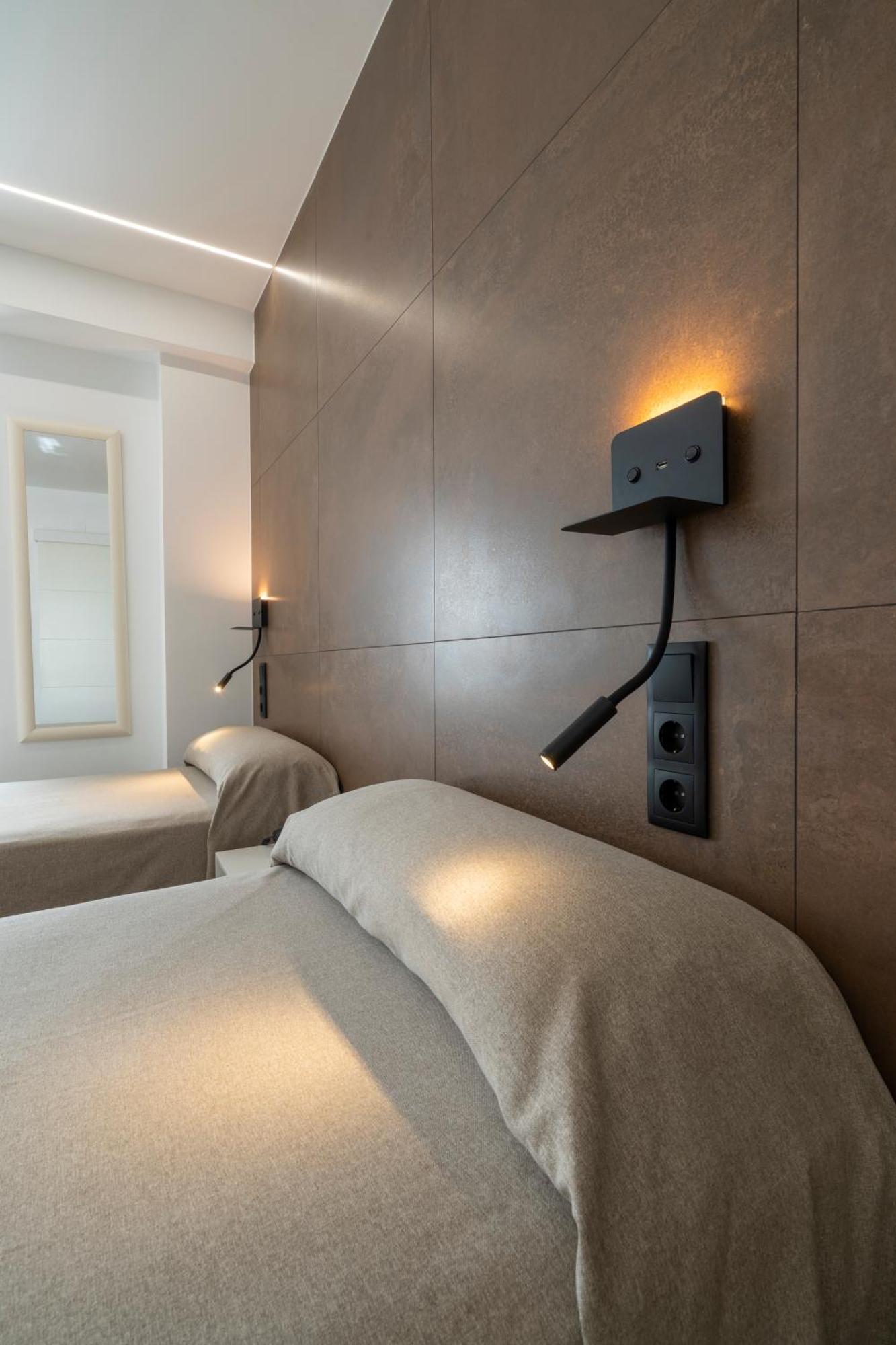 Hostal Pensimar El Altet Bagian luar foto