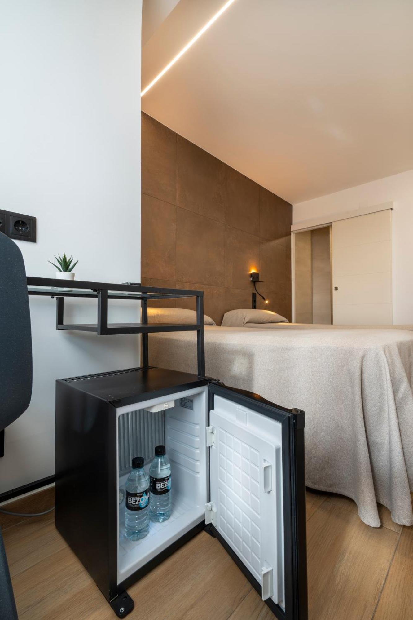 Hostal Pensimar El Altet Bagian luar foto
