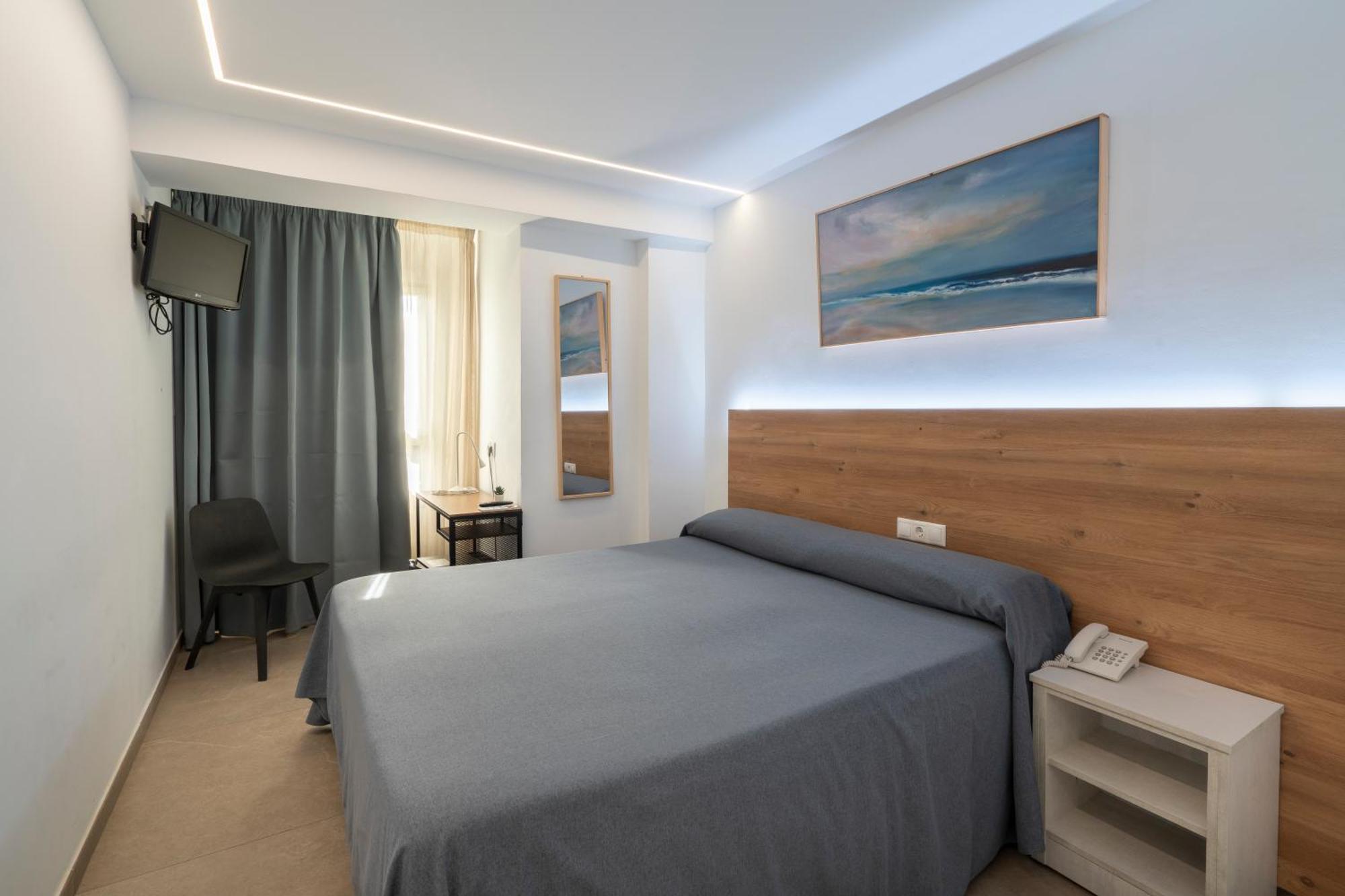 Hostal Pensimar El Altet Bagian luar foto